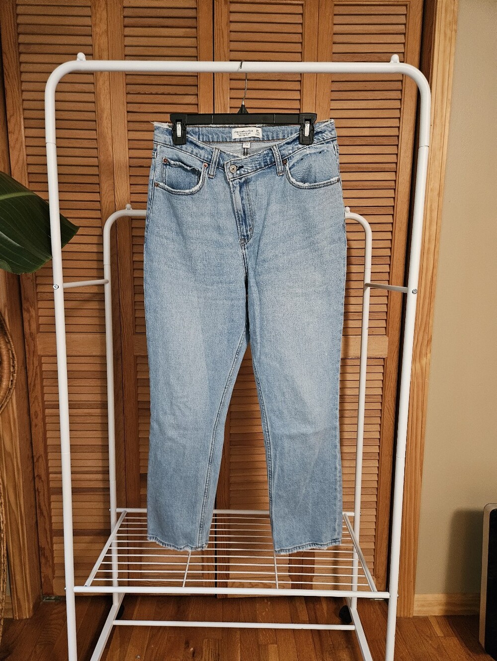 Abercrombie & Fitch 90's Slim Straight Ultra High Rise Curve Love Jean